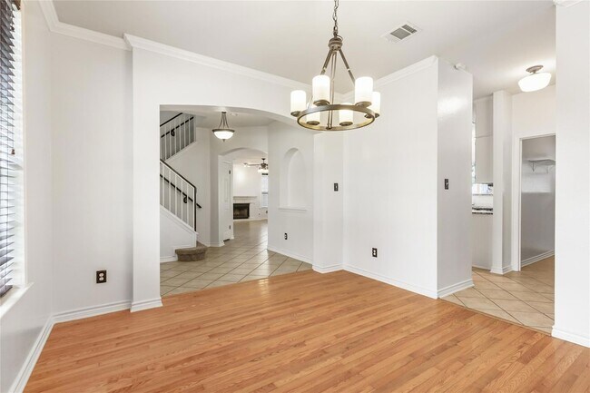 Building Photo - 2604 Stenson Dr