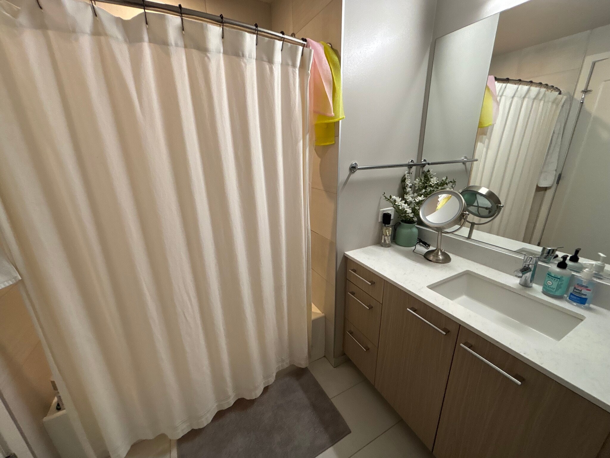 Building Photo - 229 S Peoria St