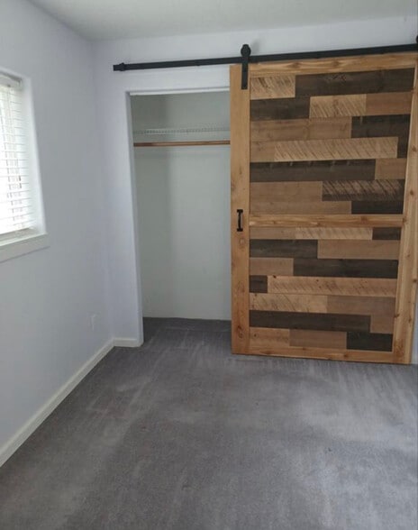 Building Photo - 1034 NW Ivy Dr