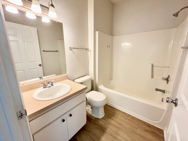 Building Photo - 2403 W Platt St