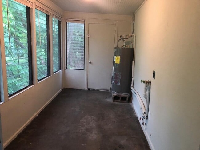 Building Photo - Move in Ready in Central Houston, 2 Bed/1 ...