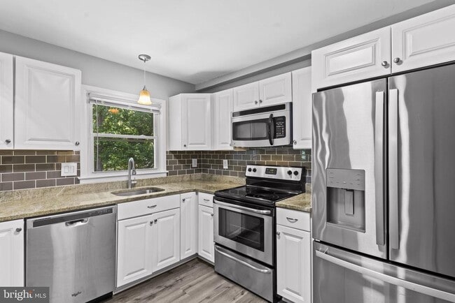Building Photo - 2060 Red Spruce Ct