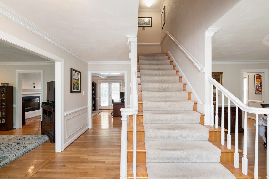 Building Photo - 338 W Olney Rd