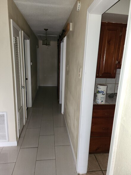 Building Photo - 6356 Buttonwood Dr