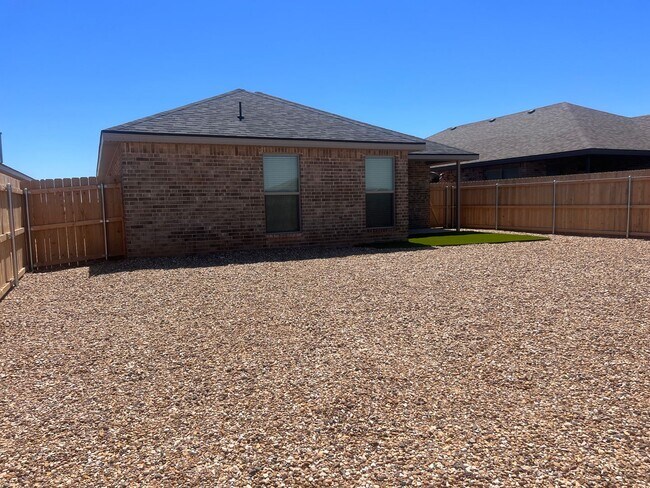 Building Photo - Bell Farms Home Available August