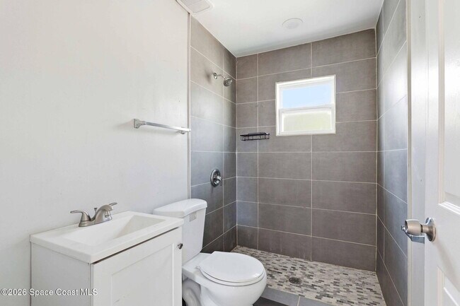 Building Photo - 1610 Craig Ave