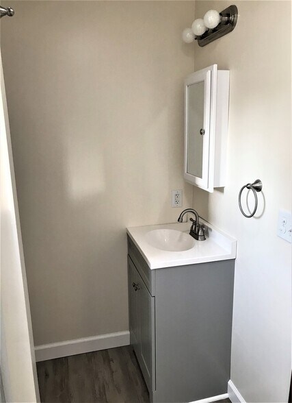 Building Photo - 1110 19th St