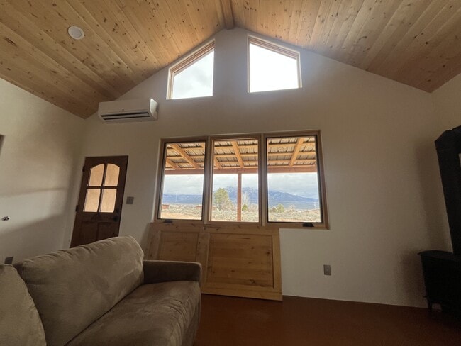 Building Photo - 2 Kincaid Rd