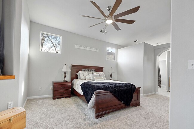 Building Photo - 1550 N Rio Vista Ct