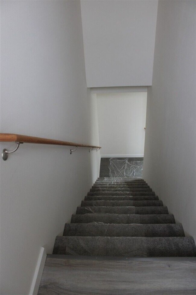 Building Photo - 2 bedroom 2 bathroom Brand New Triplex!