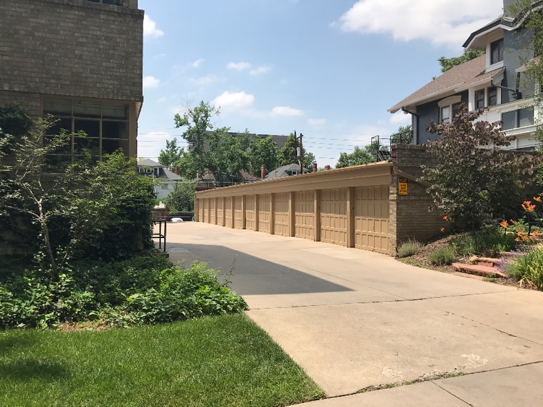 Building Photo - 1321 E 10th Ave