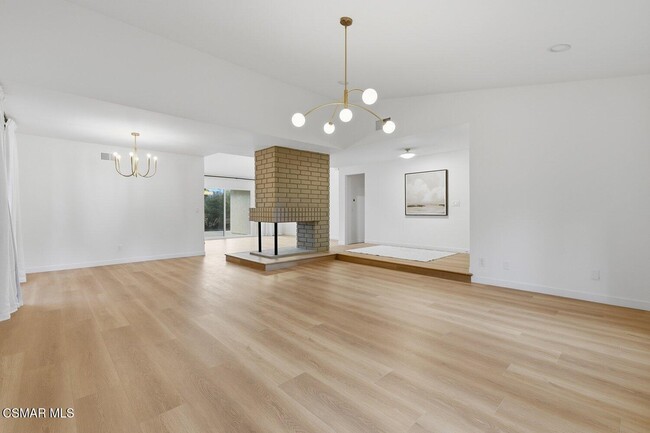 Building Photo - 822 Rim Crest Dr