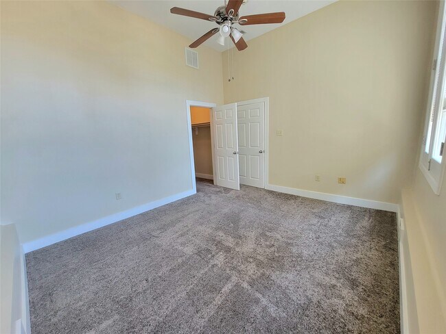 Building Photo - 2315 Harborside Dr