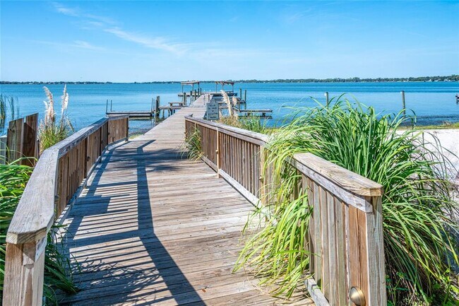 Building Photo - 245 S Rhodes St