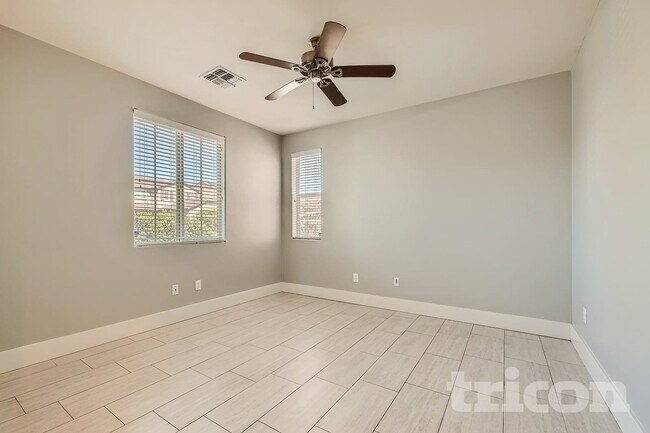 Building Photo - 678 S Desert Haven Rd