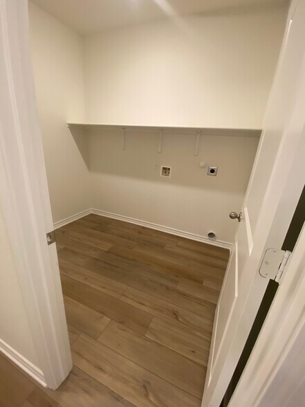 Building Photo - 440 Horizon Pointe