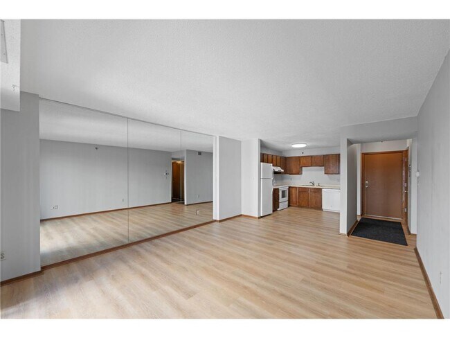 Building Photo - 121 Washington Ave S