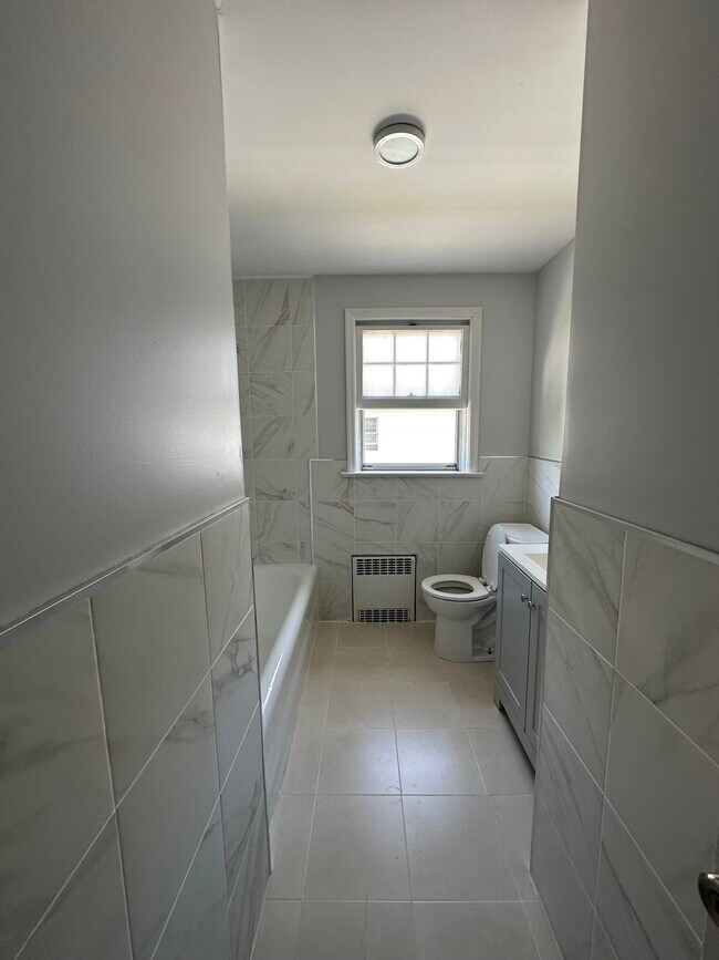 Building Photo - 70 8th St