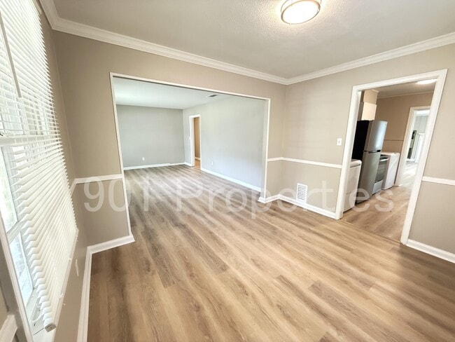 Building Photo - 814 Colonial Rd