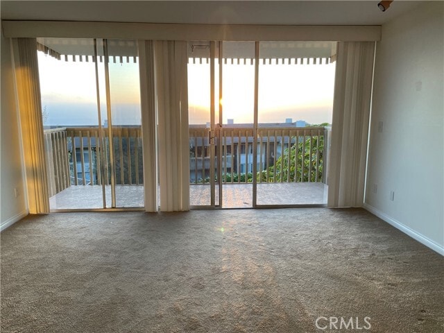 Building Photo - 6542 Ocean Crest Dr