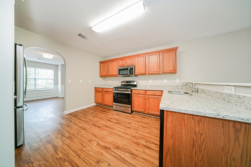 Building Photo - 301 Othello Dr