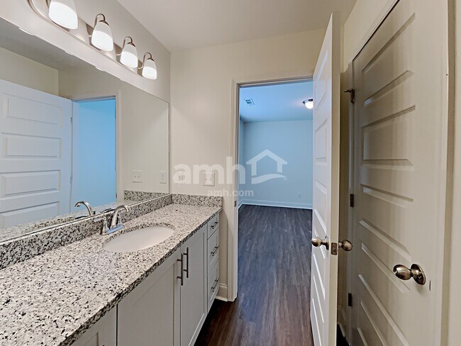 Building Photo - 5224 Tupelo St