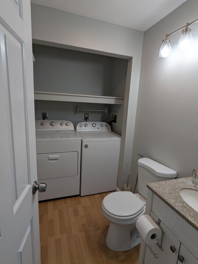 Building Photo - 160 Winterwood Dr