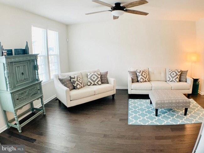 Building Photo - 408 Streamview Dr