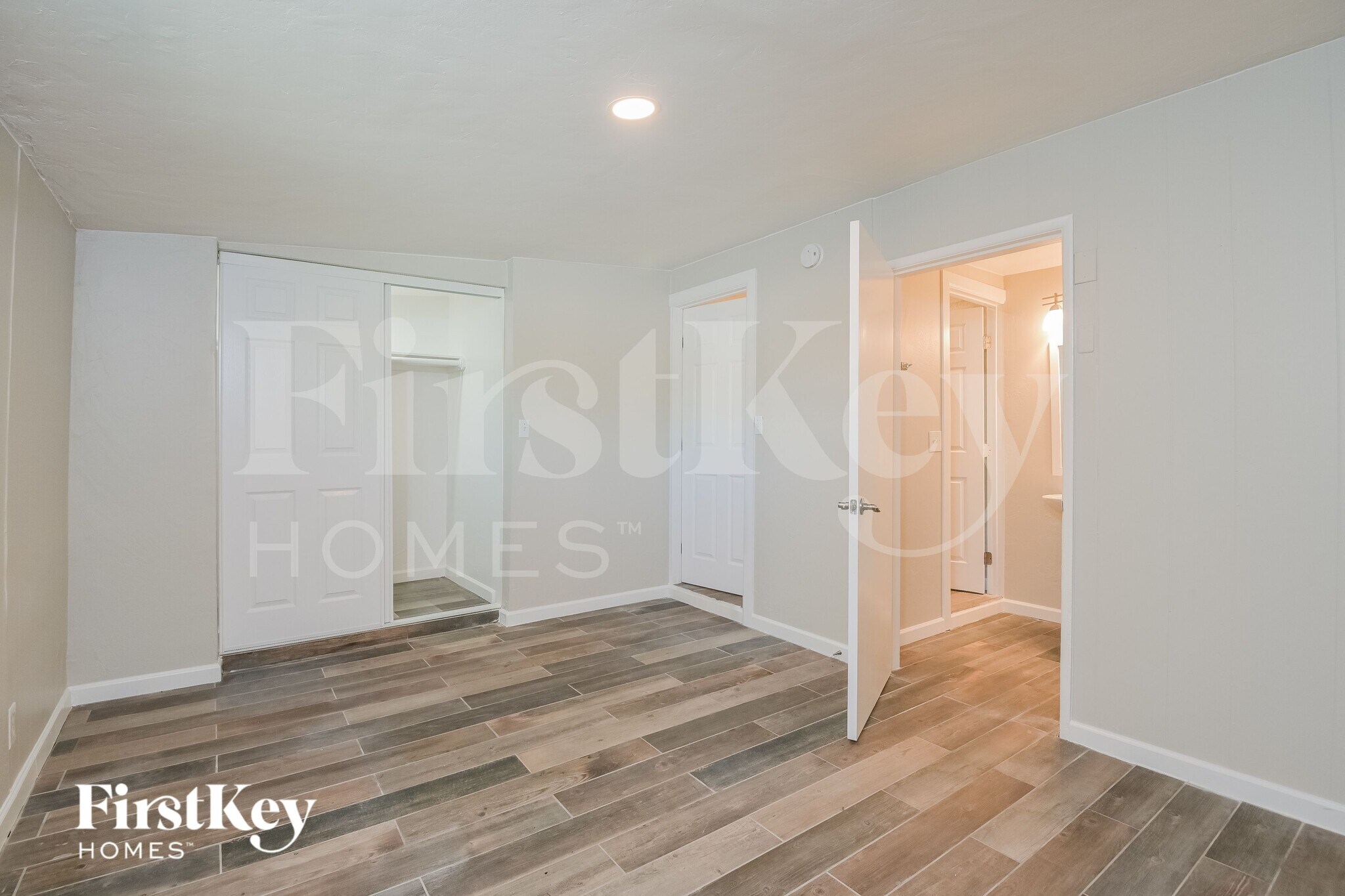 Building Photo - 5136 E Alberta Dr