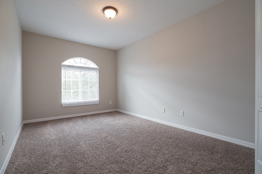 Building Photo - 1725 Portcastle Cir