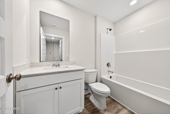 Building Photo - 41 S Main Deck Dr