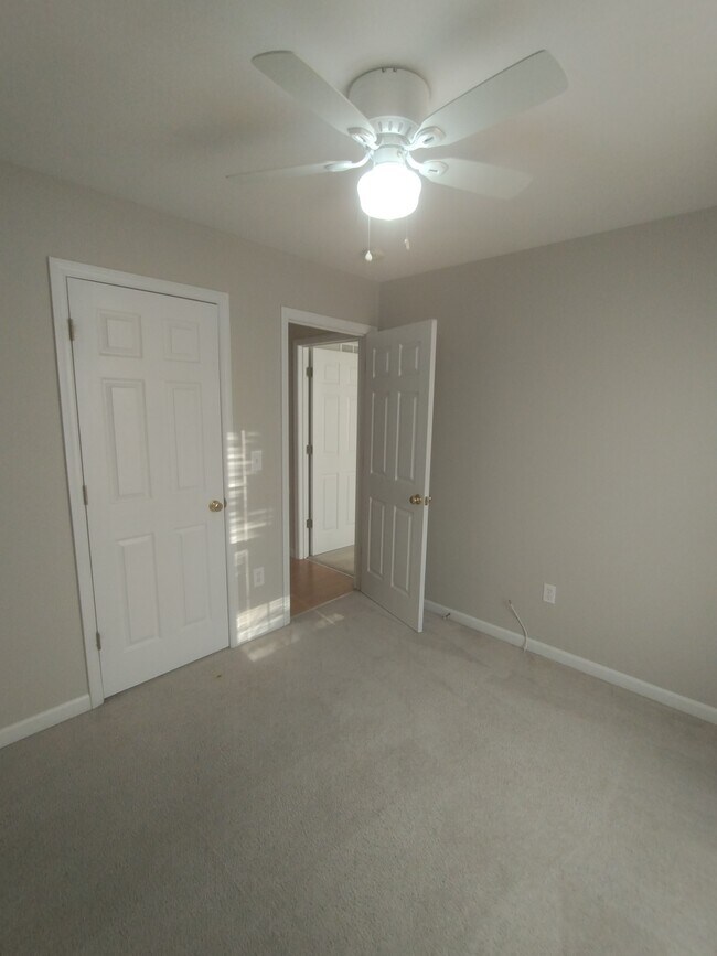 Building Photo - 4724 Land Rush Dr