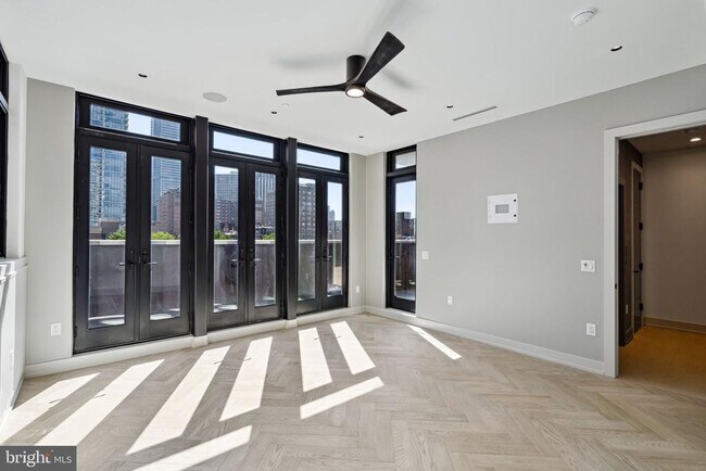 Building Photo - 110 S Bonsall St