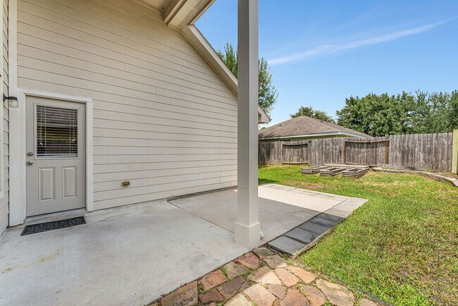 Building Photo - 16526 Whitaker Creek Dr