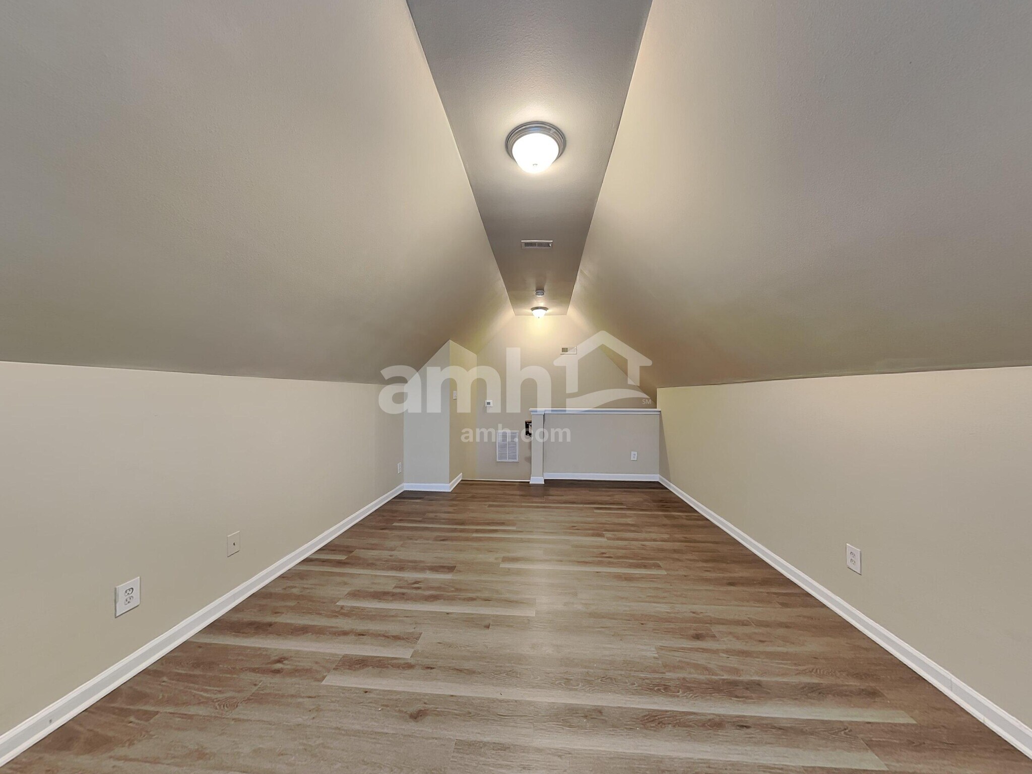 Building Photo - 5279 Crosswinds Rd