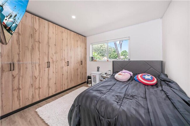 Building Photo - 1320 NE 210th Terrace