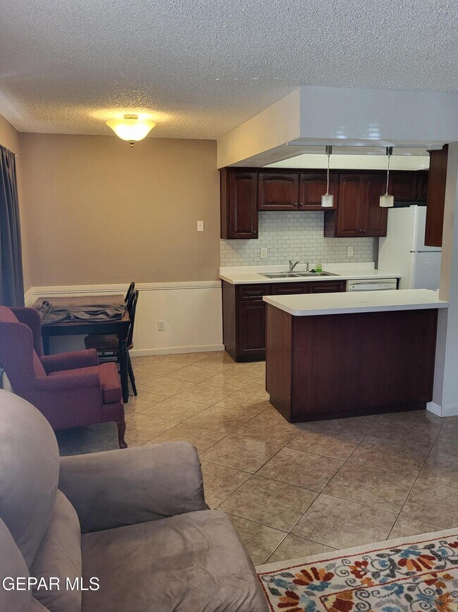Building Photo - 6700 Escondido Dr