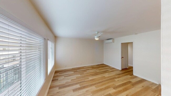 Building Photo - Spacious 2 Bedroom Condo in Central Village with AC. Water, Cable, Trash Included!
