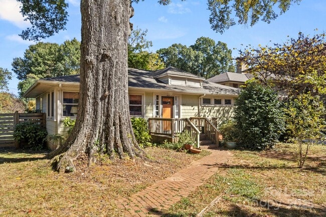 Building Photo - 2917 Forest Park Dr