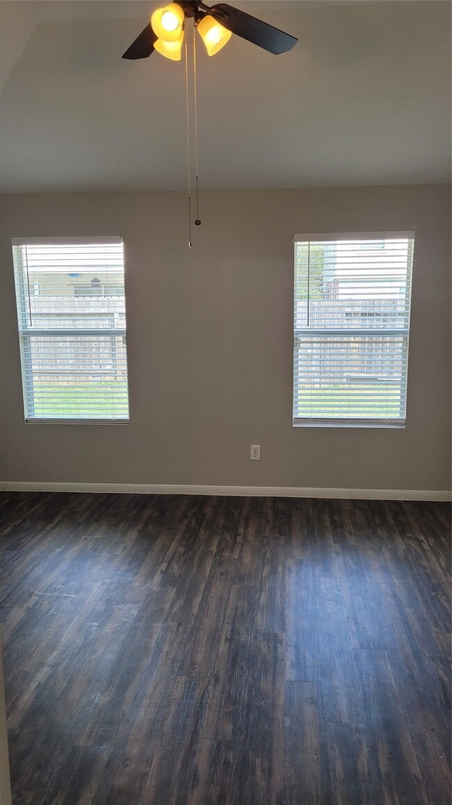 Building Photo - 7211 Foxwalk Ln