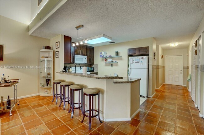 Building Photo - 662 Woodgate Ln