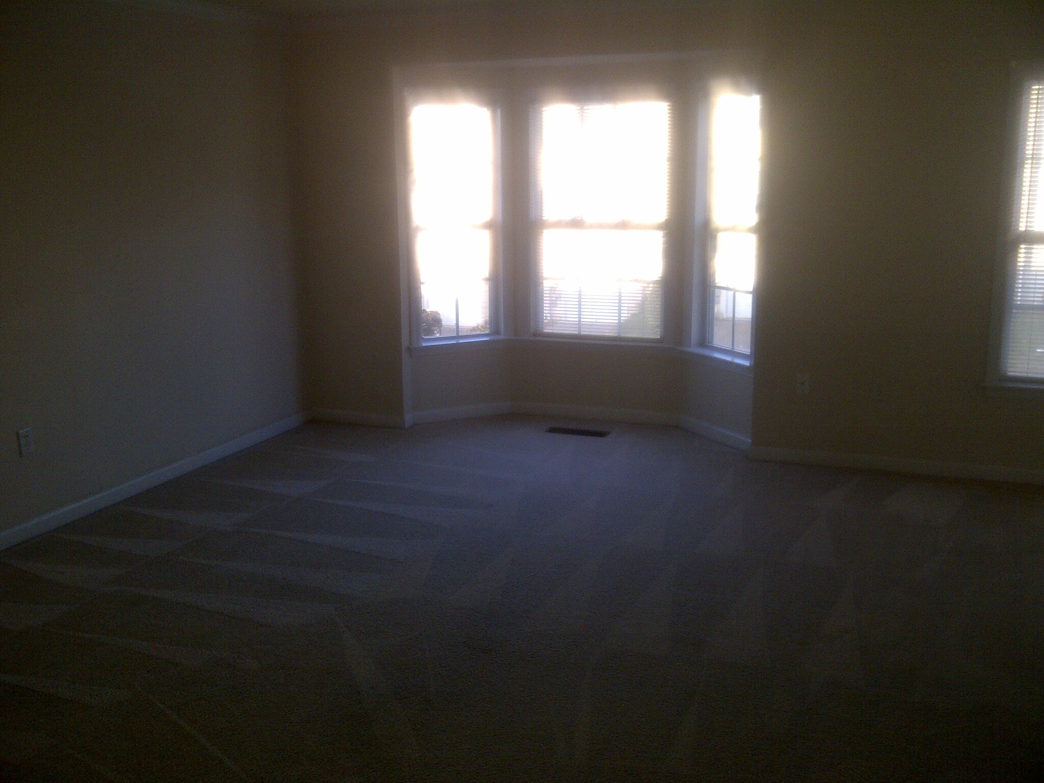 Building Photo - 46 Dunrobin Dr