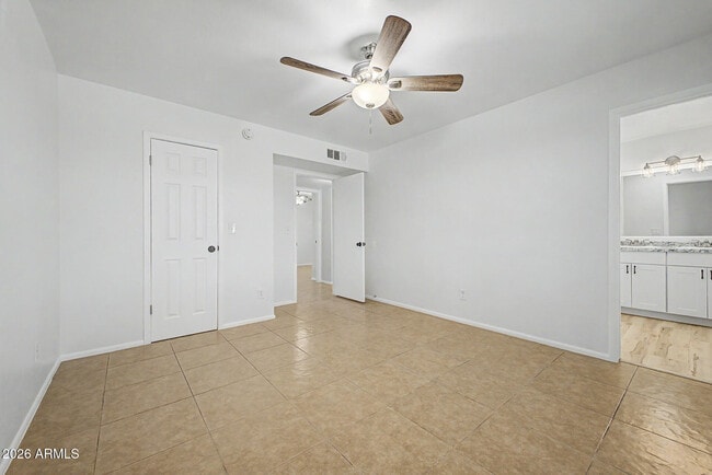 Building Photo - 9010 W Griswold Rd