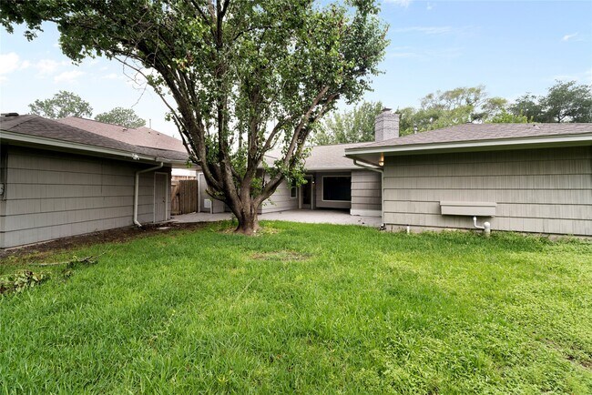Building Photo - 5027 Wigton Dr