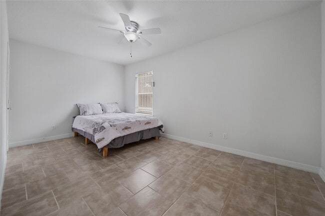 Building Photo - 4943 Gammage St