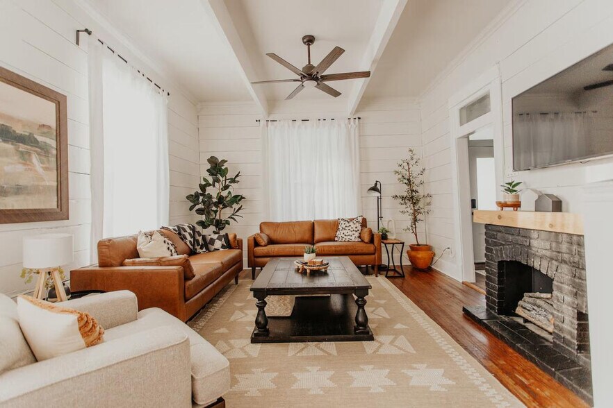 Building Photo - 3728 Homan Ave