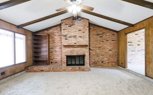 Building Photo - 3406 65th Dr