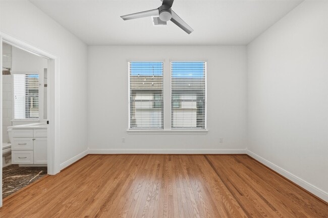 Building Photo - 6130 Hamman St