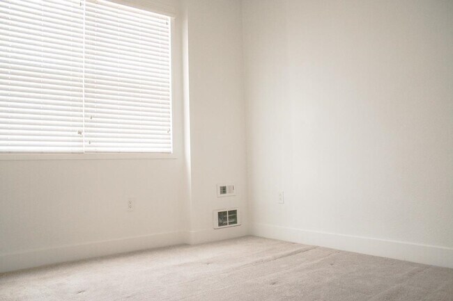 Building Photo - 1587 Brunswig Ln