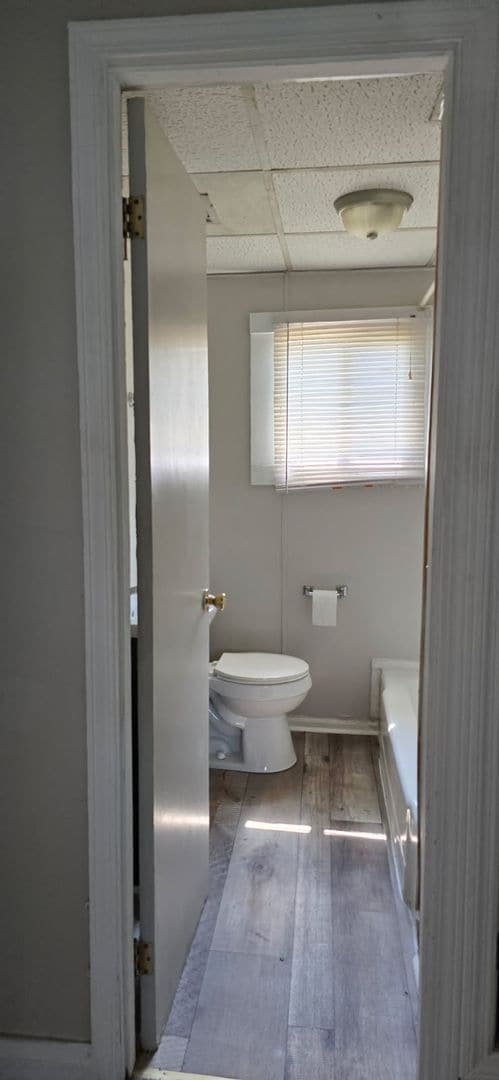 Building Photo - 2 BR/ 1 BA Home